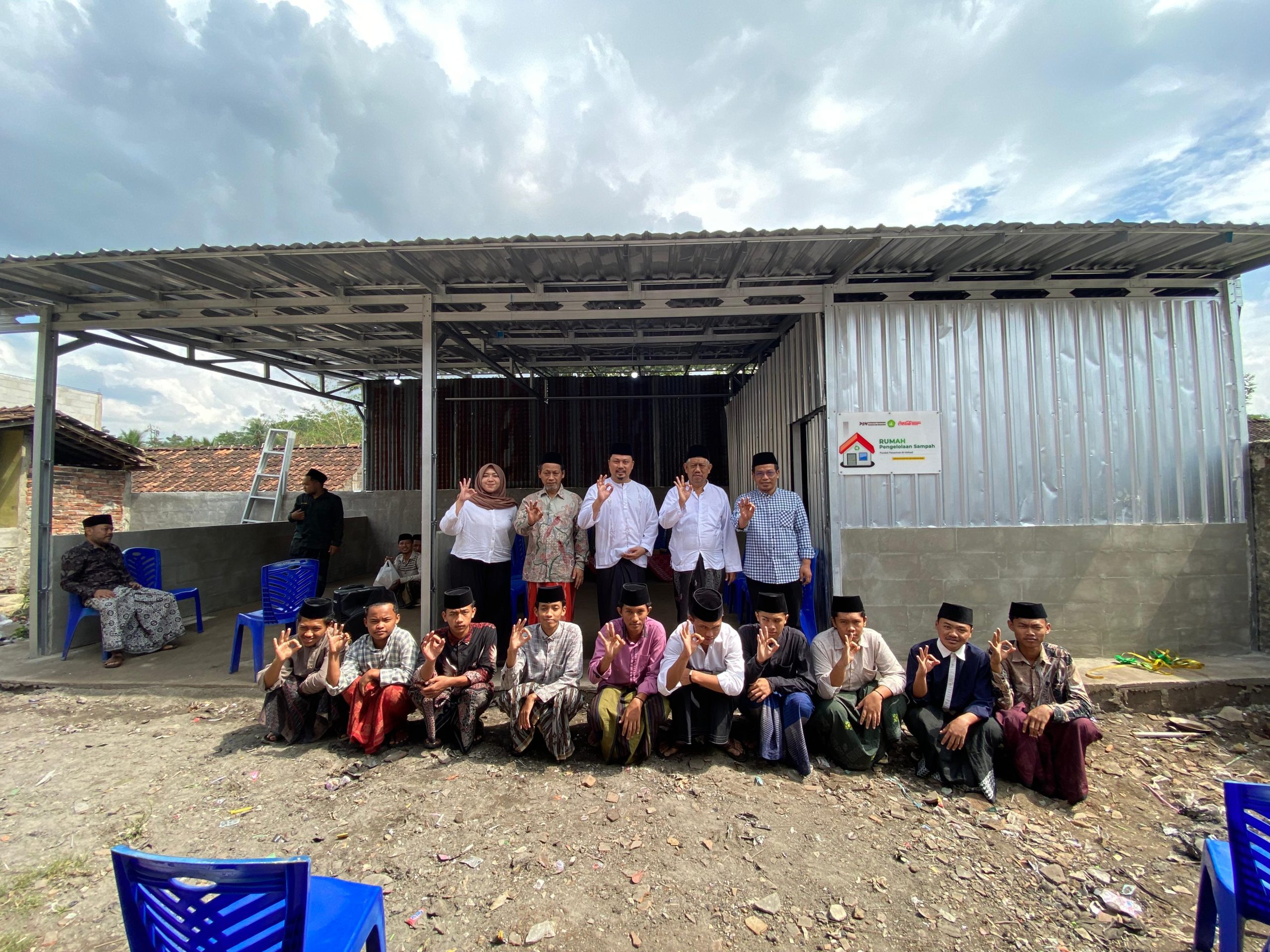 Rumah sampah Pesantren al Ittihad Poncol