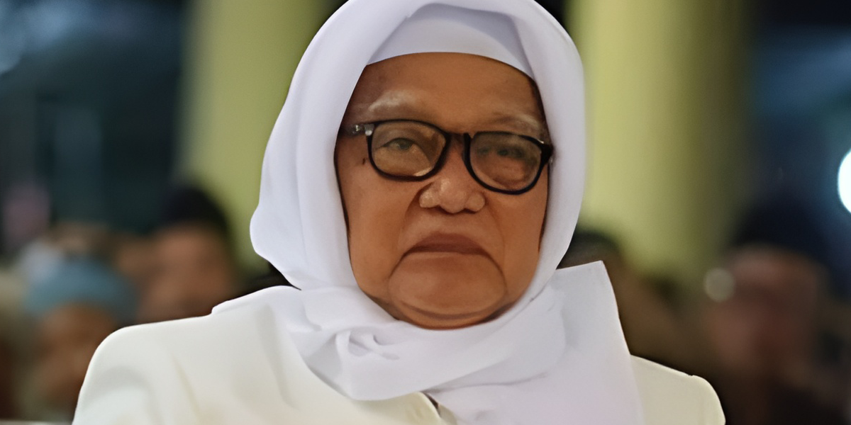 KH Anwar Manshur