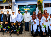 Wisuda Berwawasan Lingkungan, 400 Santri Babakan Ciwaringin Wajib Sumbang Bibit Pohon Buah