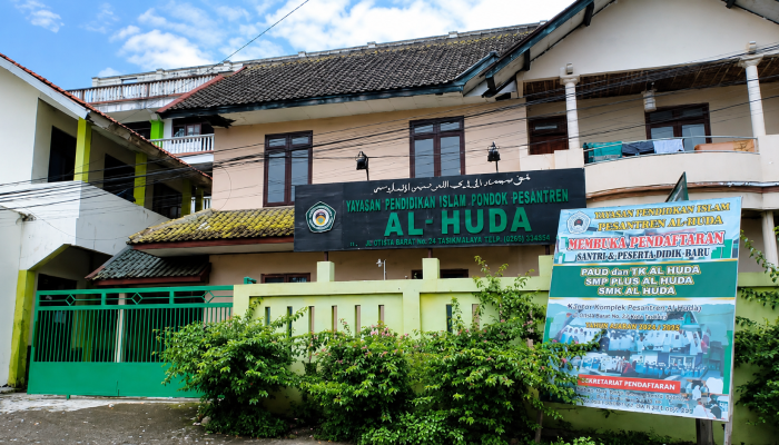 Jejak Sejarah Pesantren Al-Huda Garut, Warisan Ulama yang Terus Menyalakan Cahaya Pendidikan Islam