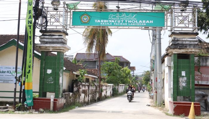 Pondok Pesantren Tarbiyatut Tholabah Pesantren Bersejarah di Pesisir Lamongan